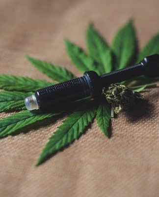 7 výhod a použití CBD oleje (plus vedlejší účinky)