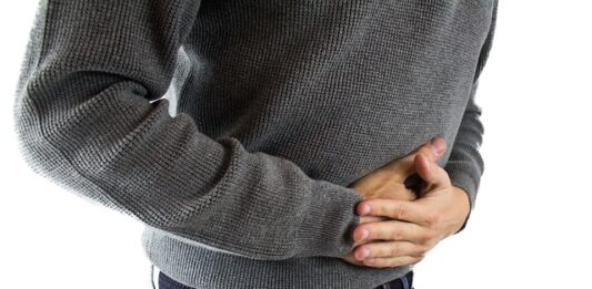 Příčiny refluxu a vliv CBD na zklidnění měkkých tkání